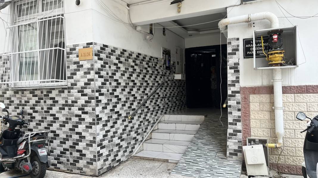 İki çocuğunun annesini apartman girişinde vahşice öldürdü! 3